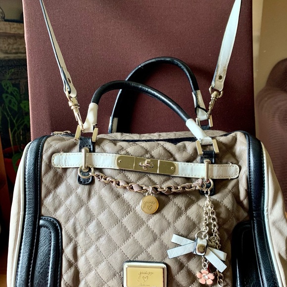 Guess Purse - Picture 5 of 5